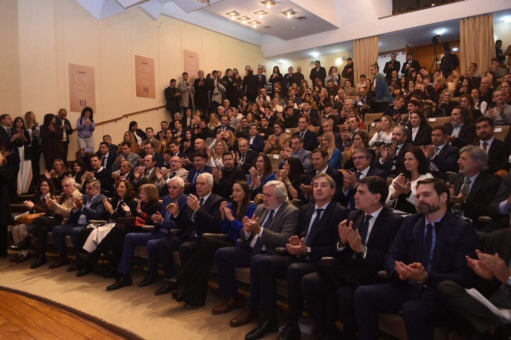 El intendente Julio Alak y autoridades de los tres poderes del Estado estuvieron presentes en la asunción de las autoridades del Colegio de Abogados de La Plata.