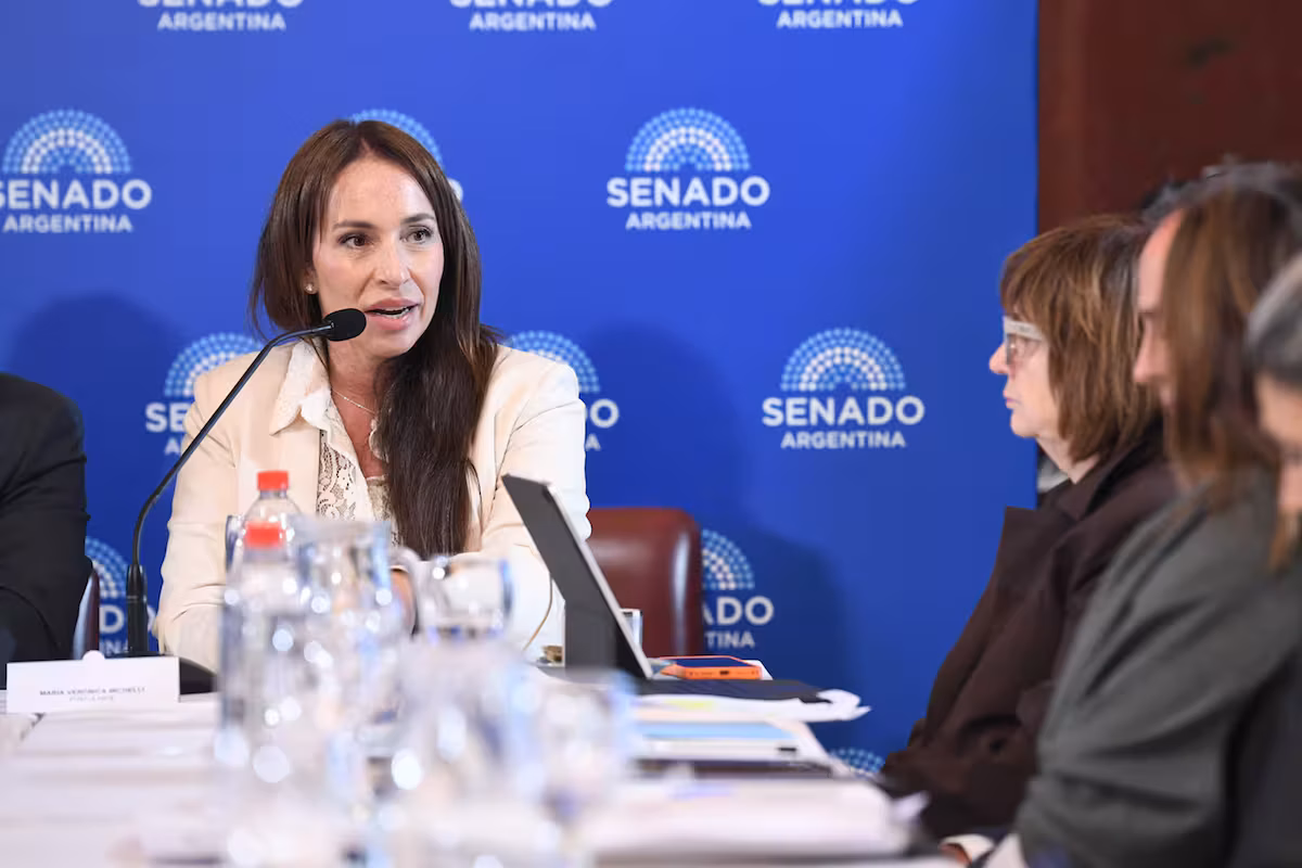 María Verónica Michelli aspira a ocupar un cargo como jueza federal en La Plata, aunque el Gobierno nacional impulsa el retiro de su pliego del Senado.