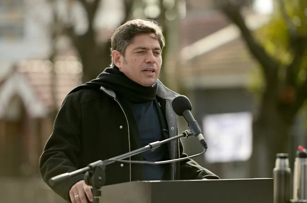 El gobernador Axel Kicillof desembarcará este miércoles en Corrientes para mantener una reunión institucional con su par radical, Juan Pablo Valdés.