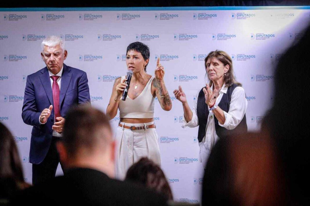 La diputada kirchnerista Mayra Mendoza presentó una iniciativa para institucionalizar una jornada anual que reconozca la labor comunitaria de las mujeres bonaerenses.