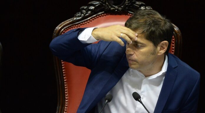 Legislatura: la interna peronista se mudó a Diputados y amenaza con voltear la segunda sesión El desacuerdo en el peronismo por la forma de distribuir los fondos a los municipios amezana con voltear una sesión en la Cámara de Diputados.