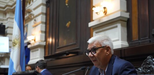 La comisión de Presupuesto e Impuestos volvió a ser suspendida por la falta de acuerdos con el fondo municipal y la Bicameral. Se asoma la sesión especial por el IOMA.