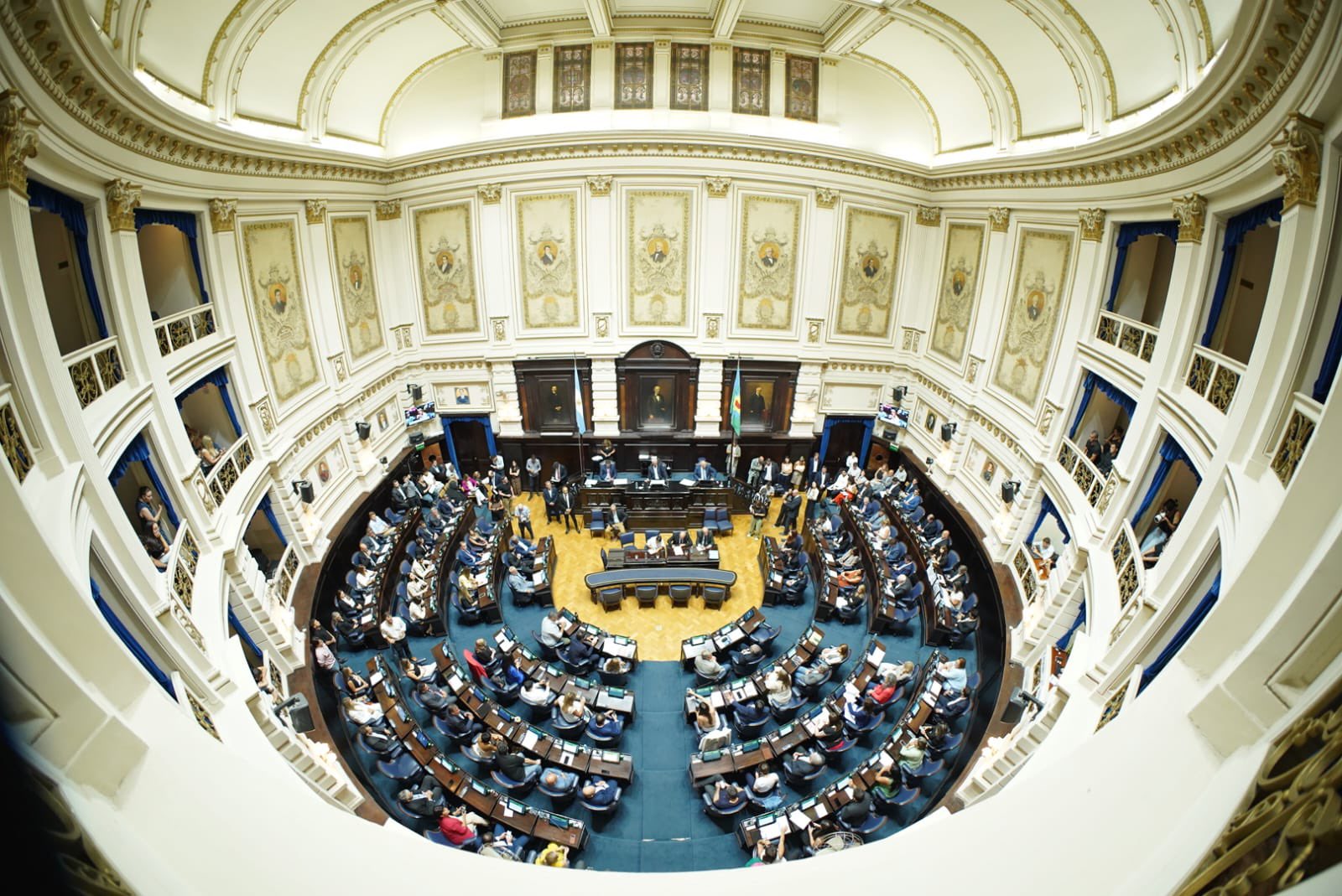 La Cámara de Diputados bonaerense podría sesionar dos veces la próxima semana: la audiencia especial del lunes y la ordinaria del martes.