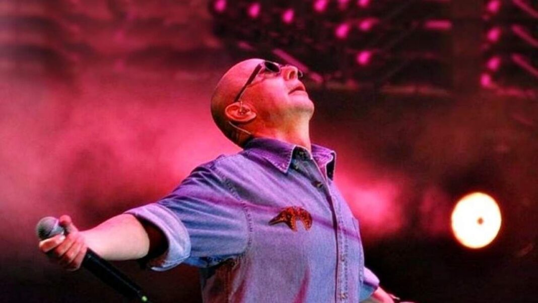 El Indio Solari falleció esta mañana a sus 77 años y dejó un vacío imposible de llenar en el rock nacional. La Legislatura nunca llegó a homenajearlo en vida.