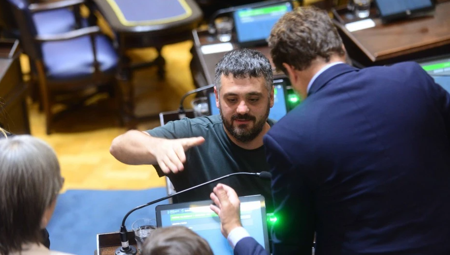El diputado, Luciano Bugallo, trazó un duro diagnóstico sobre el funcionamiento de la Legislatura bonaerense.