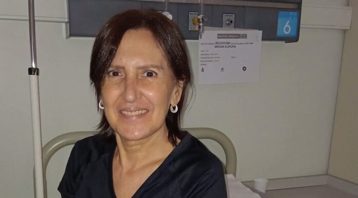 Hace rifas para pagarle la quimio a la mamá y IOMA le niega una medicación clave: “Quieren que se muera” Leticia López denuncia que el IOMA demora una medicación oncológica vital para su madre, pese a una cautelar judicial. Un caso que reabre el debate sobre la burocracia sanitaria.