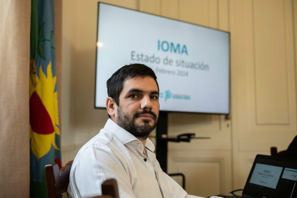 Diputados: entre los proyectos que se debatirá en la sesión especial, está el pedido de interpelación al presidente del IOMA, Homero Giles.