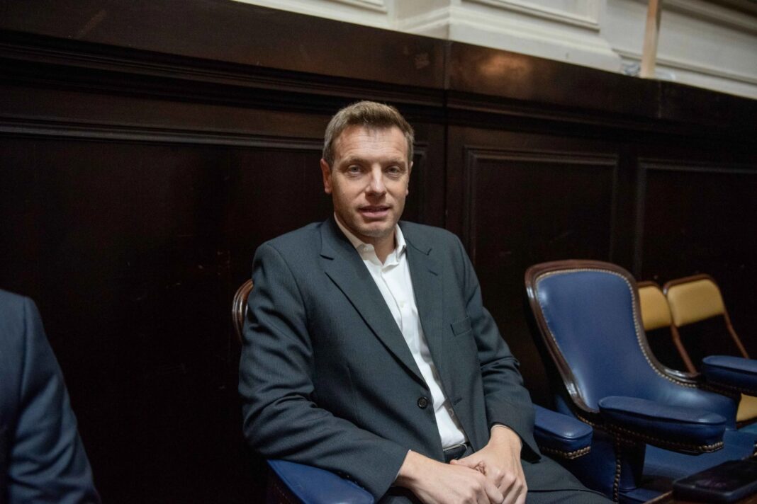 El diputado de Espacio Abierto-Hechos, Ignacio Mateucci, lanzó duras críticas contra el oficialismo por la suspensión de la sesión por la crisis del IOMA.