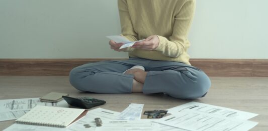 La encuesta Nacional de Endeudamiento y Cuidados realizada por el Ministerio de Economía y la CEPA advirtió que las mujeres son las más afectadas por el endeudamiento.