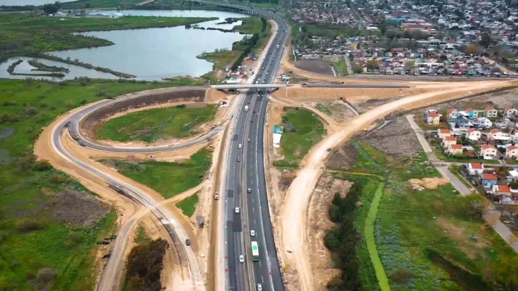Axel Kicillof firmó un decreto que modificó las licitaciones, los pagos y el financiamiento de las obras públicas en toda la provincia de Buenos Aires.