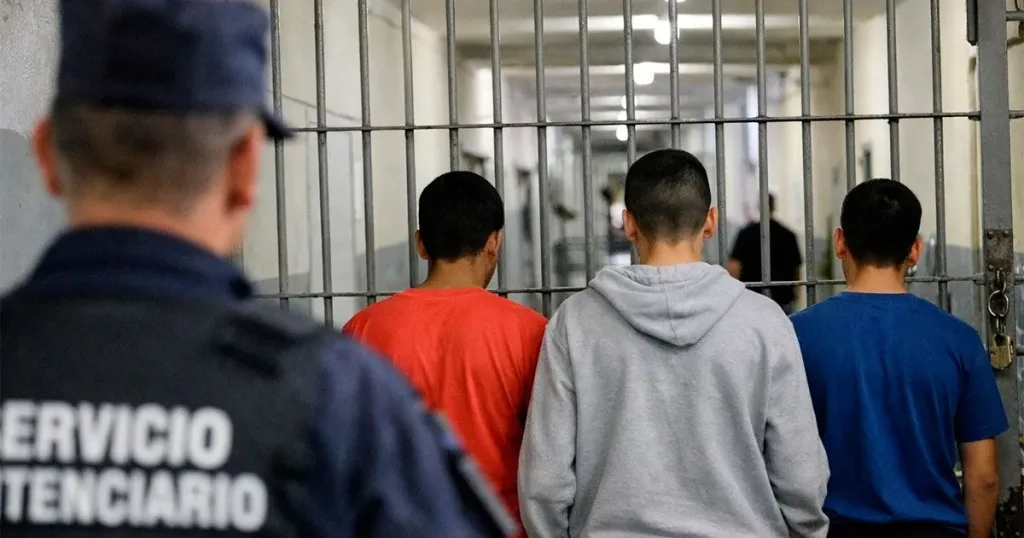 Pese a la baja general de causas en el fuero juvenil, los homicidios dolosos protagonizados por menores de edad aumentaron un 20,5% durante 2025.