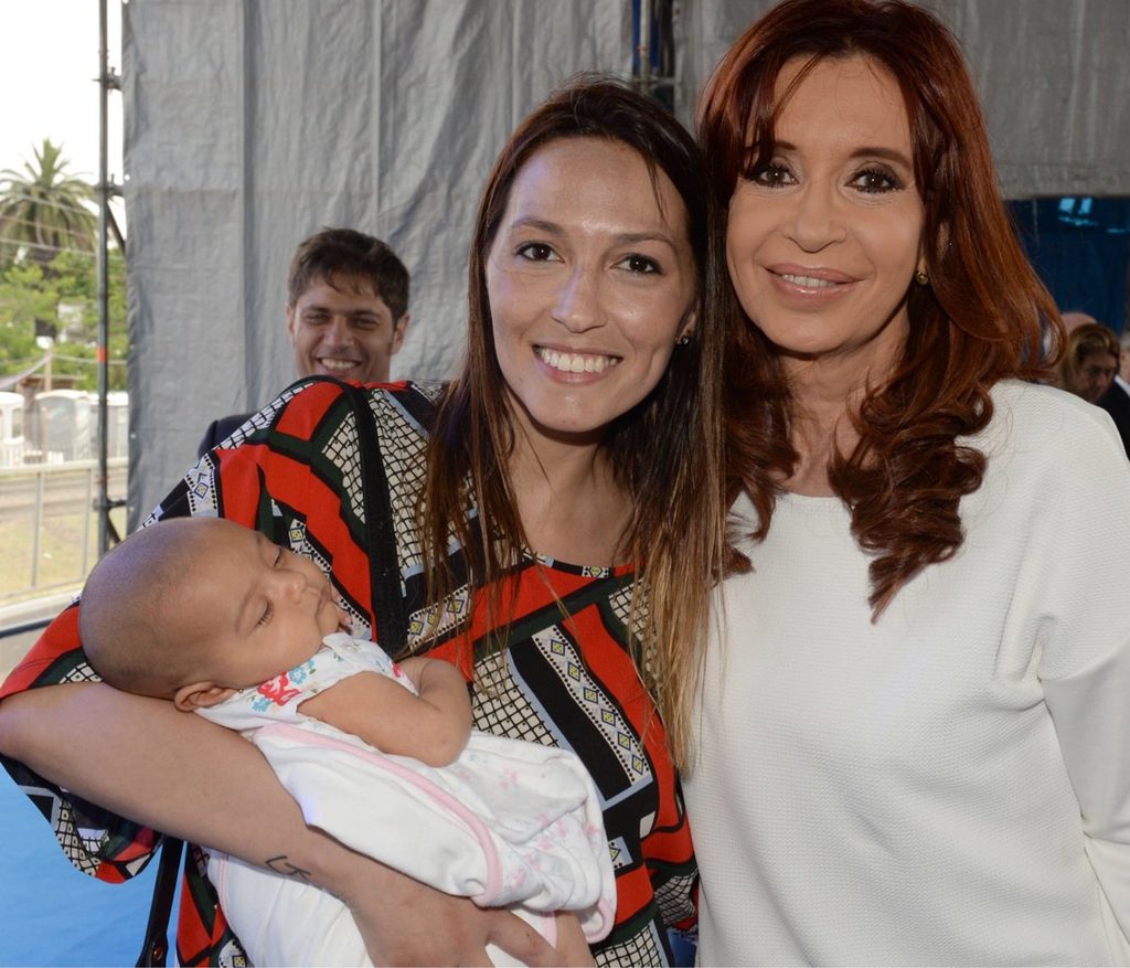 Mayra Mendoza compartió una vieja imagen con Cristina Kirchner. 