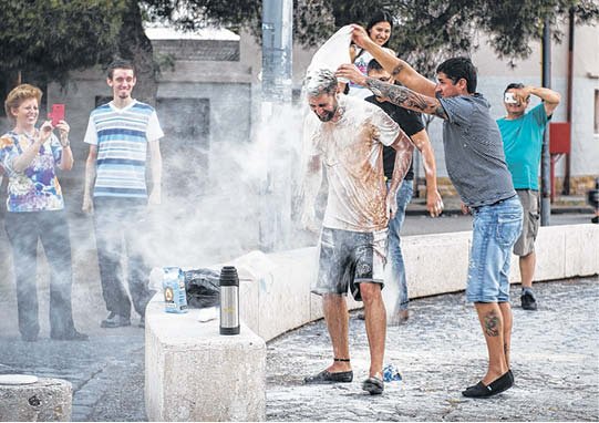 El proyecto de Bastida advierte que cada graduado desecha en promedio cuatro kilos de alimentos, equivalentes a trece raciones de comida.