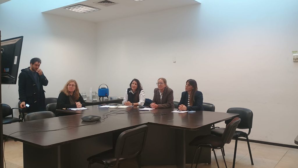 La comisión de Clubes y Asociaciones civiles de Diputados tiene como autoridades a Luciana Padulo (presidenta); Viviana Romano (vice) y Leticia Bontempo (secretaria).