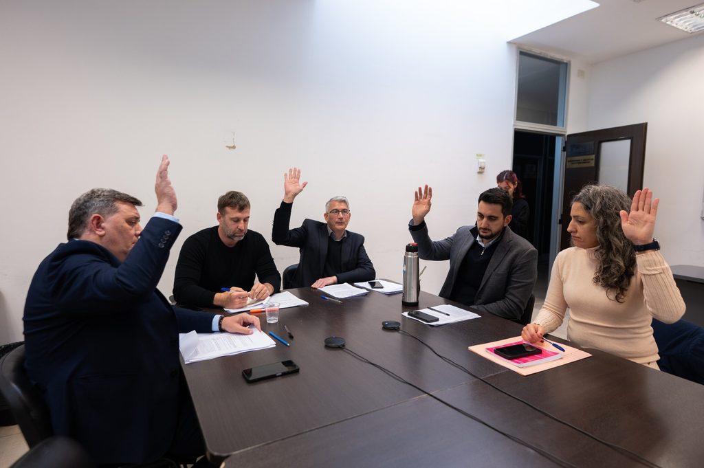 El diputado Carlos Puglelli encabezó este miércoles la primera reunión ordinaria del año de la comisión de Seguridad y Asuntos Penitenciarios.