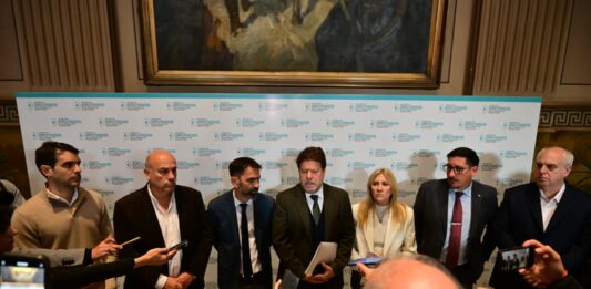 Los diputados bonaerenses de la oposición realizaron una conferencia de prensa tras la sesión especial express del IOMA. Hubo promesas de unidad contra Kicillof.