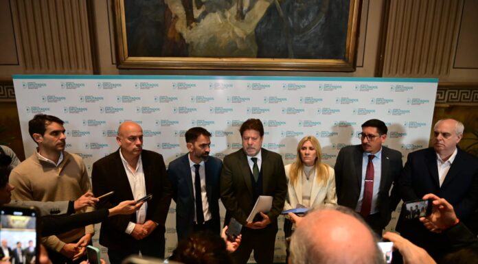 Diputados opositores valoraron la unidad contra Kicillof: “Si es necesario, nos volveremos a juntar” Los diputados bonaerenses de la oposición realizaron una conferencia de prensa tras la sesión especial express del IOMA. Hubo promesas de unidad contra Kicillof.