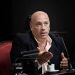 De Leo sobre la sesión por el IOMA: “El Gobernador busca tapar el sol con las manos” El titular del bloque de la Coalición Cívica en Diputados, Andrés de Leo, se refirió a la frustrada sesión por el IOMA. “Kicillof quiere tapar el sol con las manos”, afirmó.