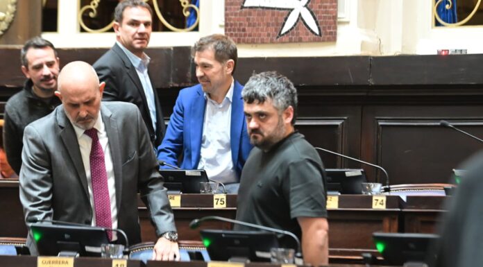 Diputados: sin acuerdo, intendentes deberán pagar los aguinaldos sin los fondos municipales Diputados del peronismo y la oposición no se pusieron de acuerdo sobre cómo repartir los fondos municipales. Los intendente en problemas.
