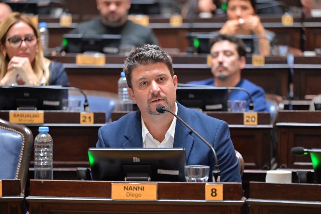 El diputado de Fuerza Patria, Diego Nanni, estalló contra un sector de la oposición que bloqueó una importante partida de fondos para los municipios.