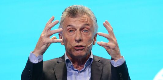 El fundador del PRO, Mauricio Macri, también salió este viernes a presionar al presidente Javier Milei, para que le pida la renuncia al jefe de Gabinete, Manuel AdoEl fundador del PRO, Mauricio Macri, también salió este viernes a presionar al presidente Javier Milei, para que le pida la renuncia al jefe de Gabinete, Manuel Adorni. rni.