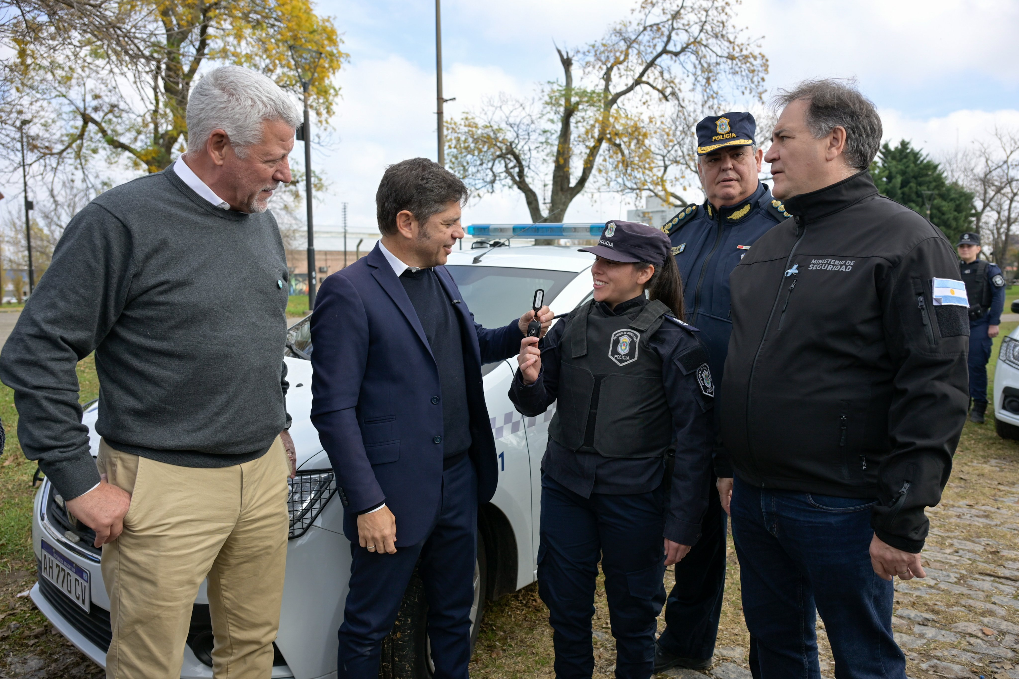 Con ironía, el gobernador Axel Kicillof reclamó los fondos adeudados a Nación. “Estoy buscando un pendrive para la provincia”, chicaneó al presidente Javier Milei. 