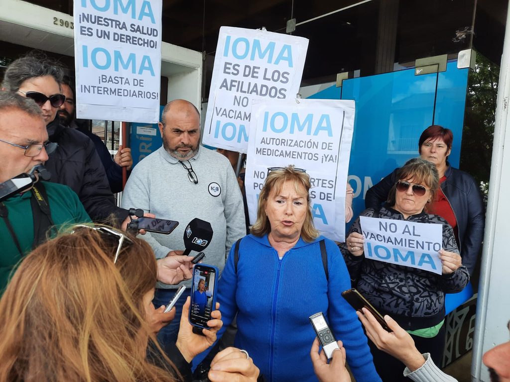 Afiliados del IOMA apuntaron a los legisladores bonaerenses por la caída de la sesión especial del jueves: "No es un asunto menor ni accesorio, es la salud de miles de trabajadores".