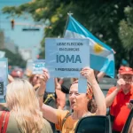 Afiliados cuestionaron a los legisladores que bloquearon la sesión del IOMA: “Desconocen nuestras urgencias” Un grupo de afiliados del IOMA elevaron una carta a la Legislatura bonaerense para cuestionar la caída de los tratamientos sobre la crisis que transita la obra social.