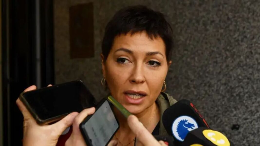 La diputada Mayra Mendoza cuestionó al presidente Javier Milei por reformar los criterios de selección de la Corte Suprema. “No es casual en un Gobierno que acumula problemas”, afirmó.