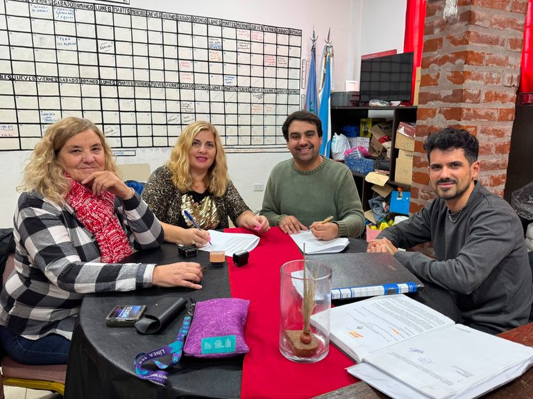 El acuerdo entre el programa Textil 2.0 y el Instituto Superior de Formación Docente y Técnica N° 89 apunta al "desarrollo económico regional".