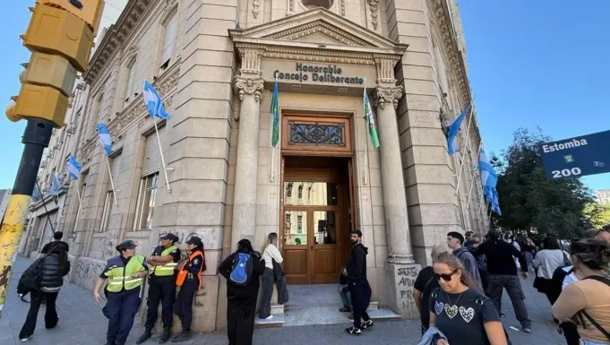 Bahía Blanca: el caso de la nutria asesinada abrió un foco de conflicto en el Concejo El caso de la nutria asesinada en Bahía Blanca derivó en amenazas a concejales y una fuerte polémica en el deliberativo local.