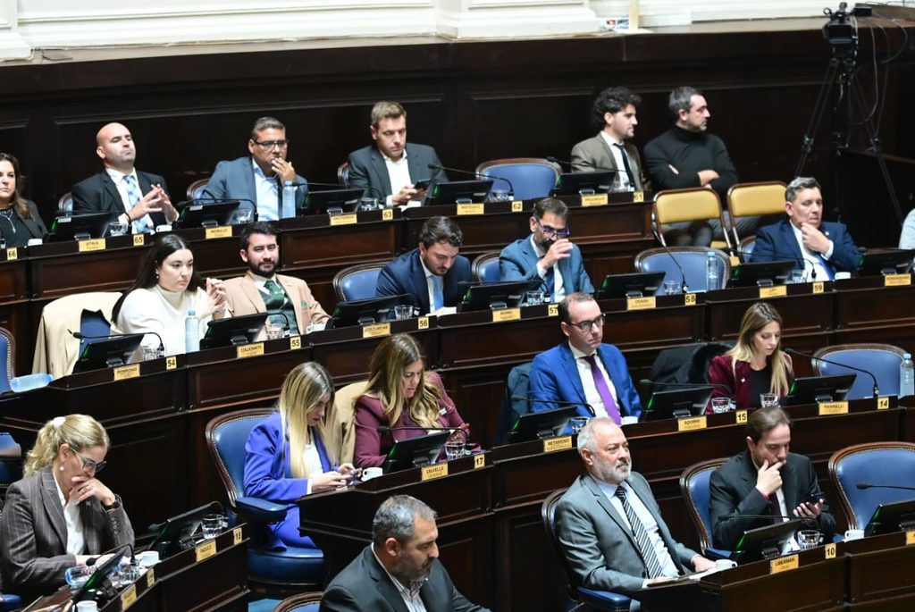 El bloque de diputados de La Libertad Avanza emerge como un salvavidas para las reelecciones indefinidas.