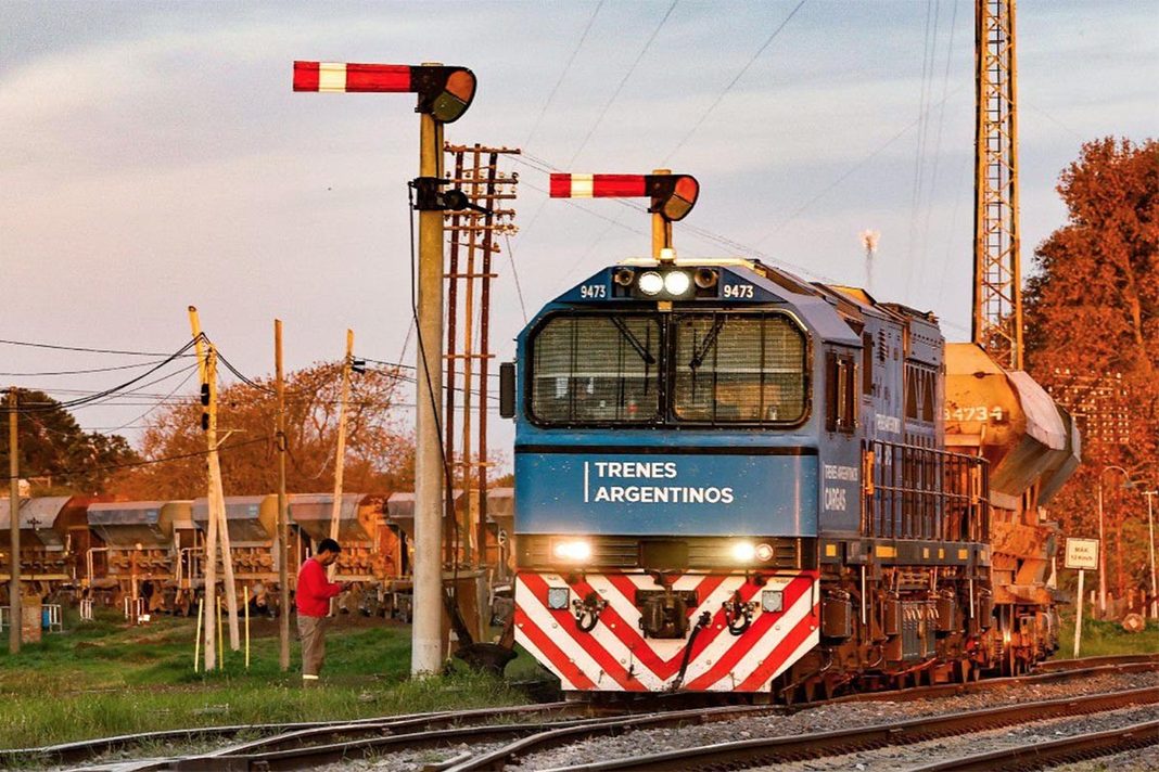La Secretaría de Transporte de la Nación actualizó normas ferroviarias para sumar tecnología y nuevos controles en trenes de pasajeros y cargas.