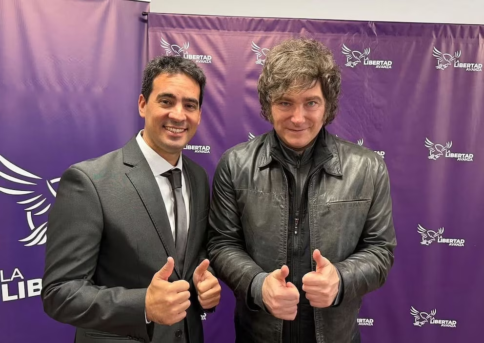 El diputado libertario, Adrián Ravier, reemplazará a Manuel Adorni como vocero presidencial.