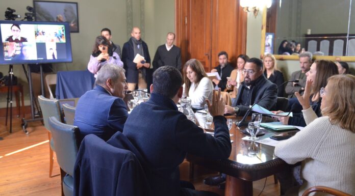 La Legislatura agendó su ronda de comisiones, con la sesión del Senado a la vista Ambas Cámaras de la Legislatura bonaerense tendrán actividad en comisiones la próxima semana. El Senado sigue oficializar el ingreso de proyectos.