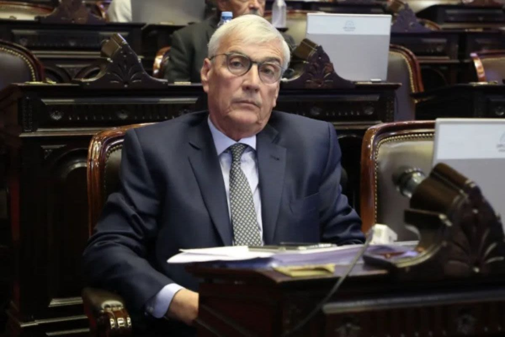 El PRO y el peronismo volvieron a subir el tono de sus cuestionamientos y alimentaron el clima de tensión política por Manuel Adorni.