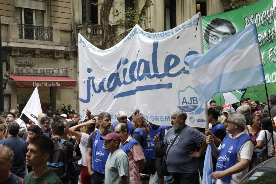 La AJB elevó una nota al Ministerio de Trabajo bonaerense y reclamó la reapertura de paritarias ante la pérdida salarial de los judiciales.