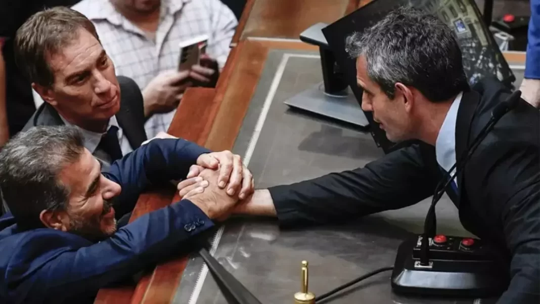 El oficialismo logró este lunes voltear la sesión impulsada por la oposición para interpelar al jefe de Gabinete, Manuel Adorni, y avanzará el miércoles con agendEl oficialismo logró este lunes voltear la sesión impulsada por la oposición para interpelar al jefe de Gabinete, Manuel Adorni, y avanzará el miércoles con agenda propia. Todos los detalles. a propia. Todos los detalles.