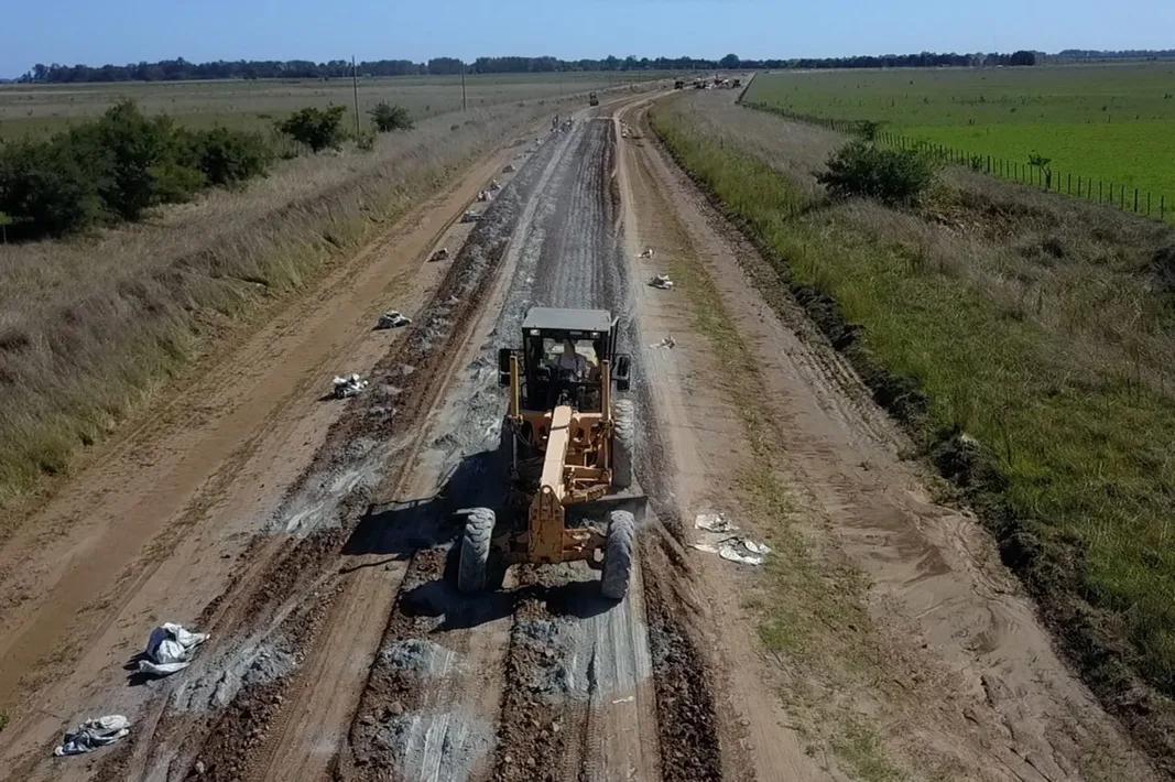 La senadora bonaerense de la UCR, Nerina Neumann, presentó un proyecto para modificar la distribución de un impuesto clave y mejorar los caminos rurales.