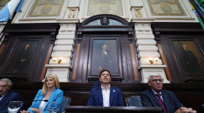 Kicillof presentó los proyectos que prometió en marzo: industria farmacéutica, sistema de salud y ley Uber El gobernador Axel Kicillof presentó sus primeras leyes durante 2026, las cuales fueron 3 de las 5 que prometió en marzo. De qué tratan.