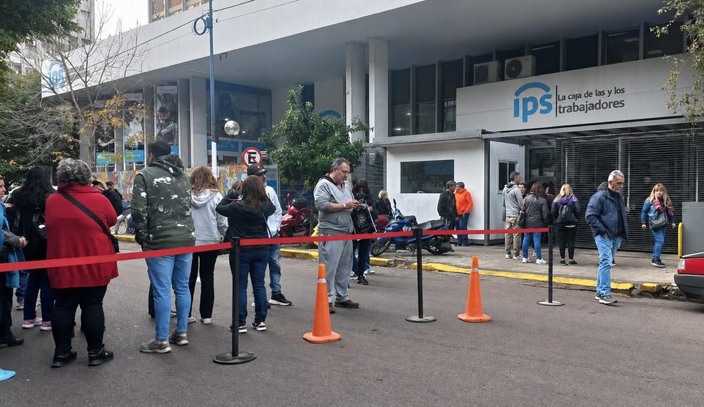 Analía Balaudo recuperó el reclamo de trabajadores bonaerenses que esperan sus jubilaciones hace más de dos años y pidió que el IPS informe el estado de los trámites. 