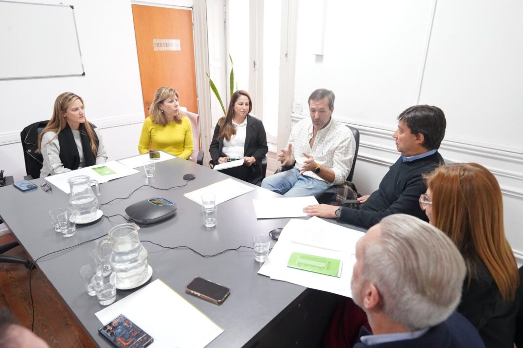 La diputada bonaerense, Silvina Vaccarezza, apoyó la certificación del RENATRE para promover prácticas laborales en el campo.