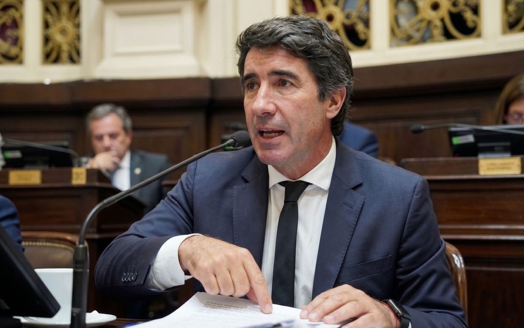 Matías Civale presentó una batería de proyectos para que la Provincia realice obras claves en rutas que conectan los municipios del centro bonaerense. 