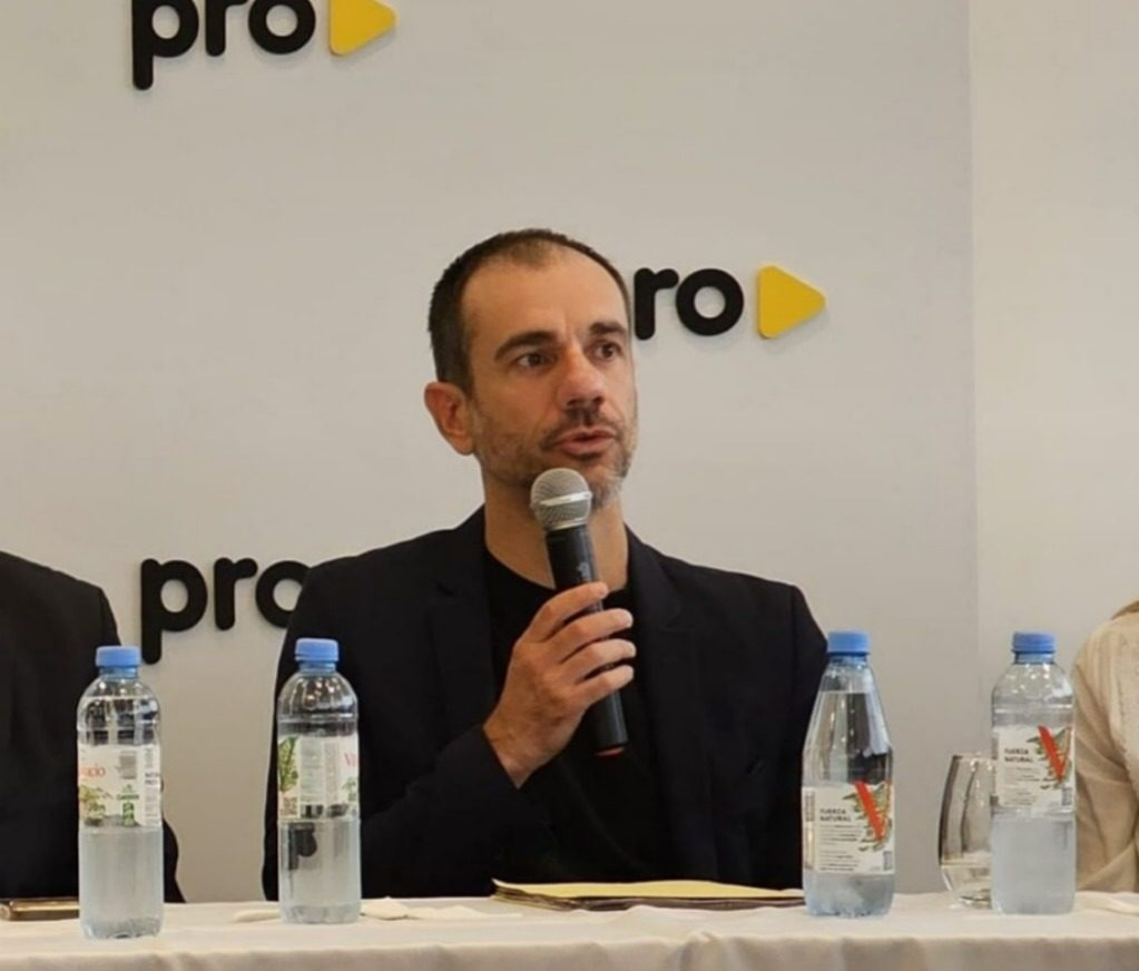 El titular del bloque PRO en el Senado, Pablo Petrecca, afirmó que el recambio en la Dirección Provincial de Hospitales es un síntoma de la crisis hospitalaria en la provincia.