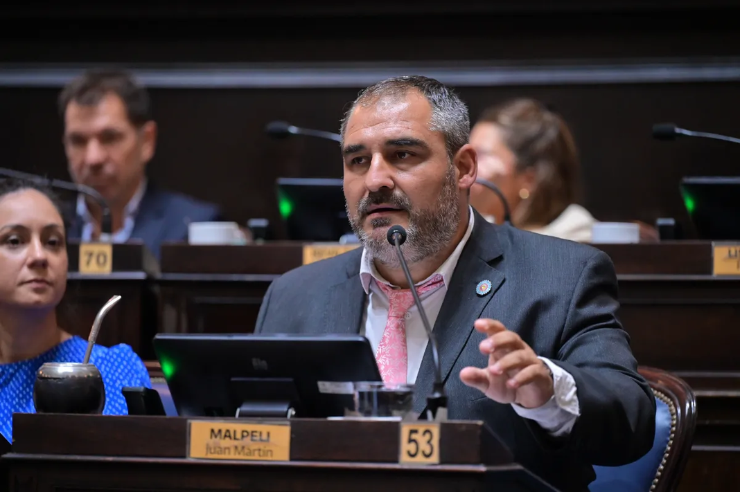 El diputado bonaerense, Juan Martín Malpeli, recibirá el próximo lunes a trabajadores de empresas recuperadas para avanzar en una Ley de Emergencia para el sector.