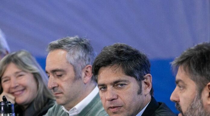 Con una cumbre en La Plata, Kicillof buscó ordenar a la tropa y bajarle el tono a la interna El gobernador bonaerense, Axel Kicillof, reunió este viernes a la tropa del MDF a fin de delinear la campaña de cara al 2027, en medio de la interna con La Cámpora.