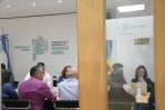 La Provincia demora la convocatoria a paritarias bonaerenses y crece el malestar entre docentes y estatales por la falta de una oferta salarial.