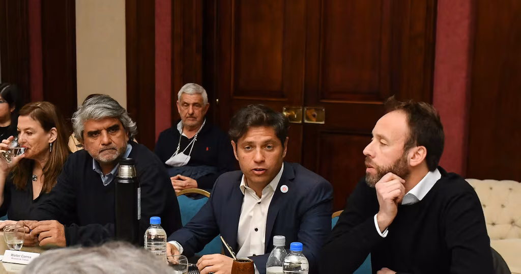 Los ministros Pablo López y Walter Correa encabezaron las últimas reuniones paritarias, pero la Provincia no presentó una oferta salarial concreta.