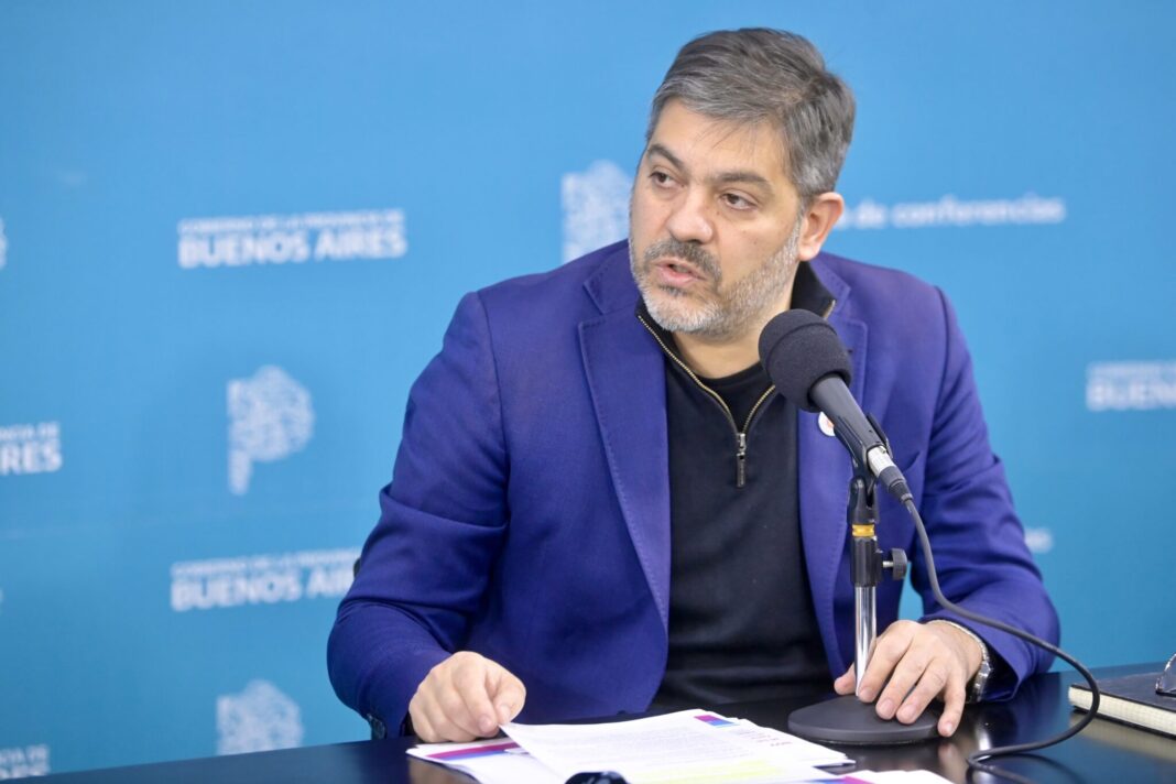 El ministro de Gobierno, Carlos Bianco, le contestó al senador Mario Ishii, quien cargó contra Axel Kicillof por no tratar sus pedidos de emergencia.
