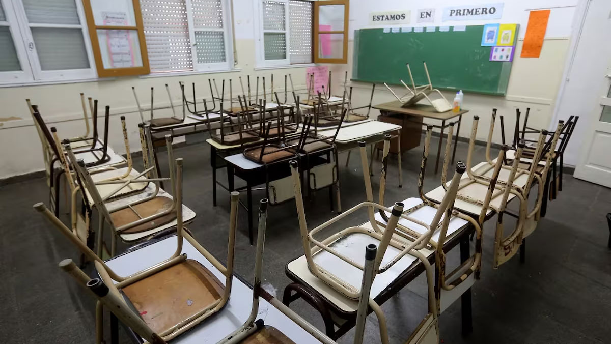 Docentes bonaerenses convocaron un paro para reclamar la convocatoria a paritarias y el fin de la violencia en las aulas.